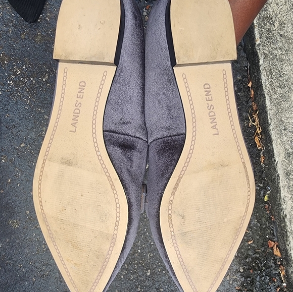 Lands End Pointed Toe Velvet grey flats - Picture 3 of 3